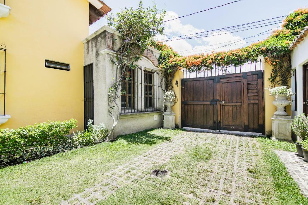 Villas Santa Ana-Ricardo Antigua Екстериор снимка